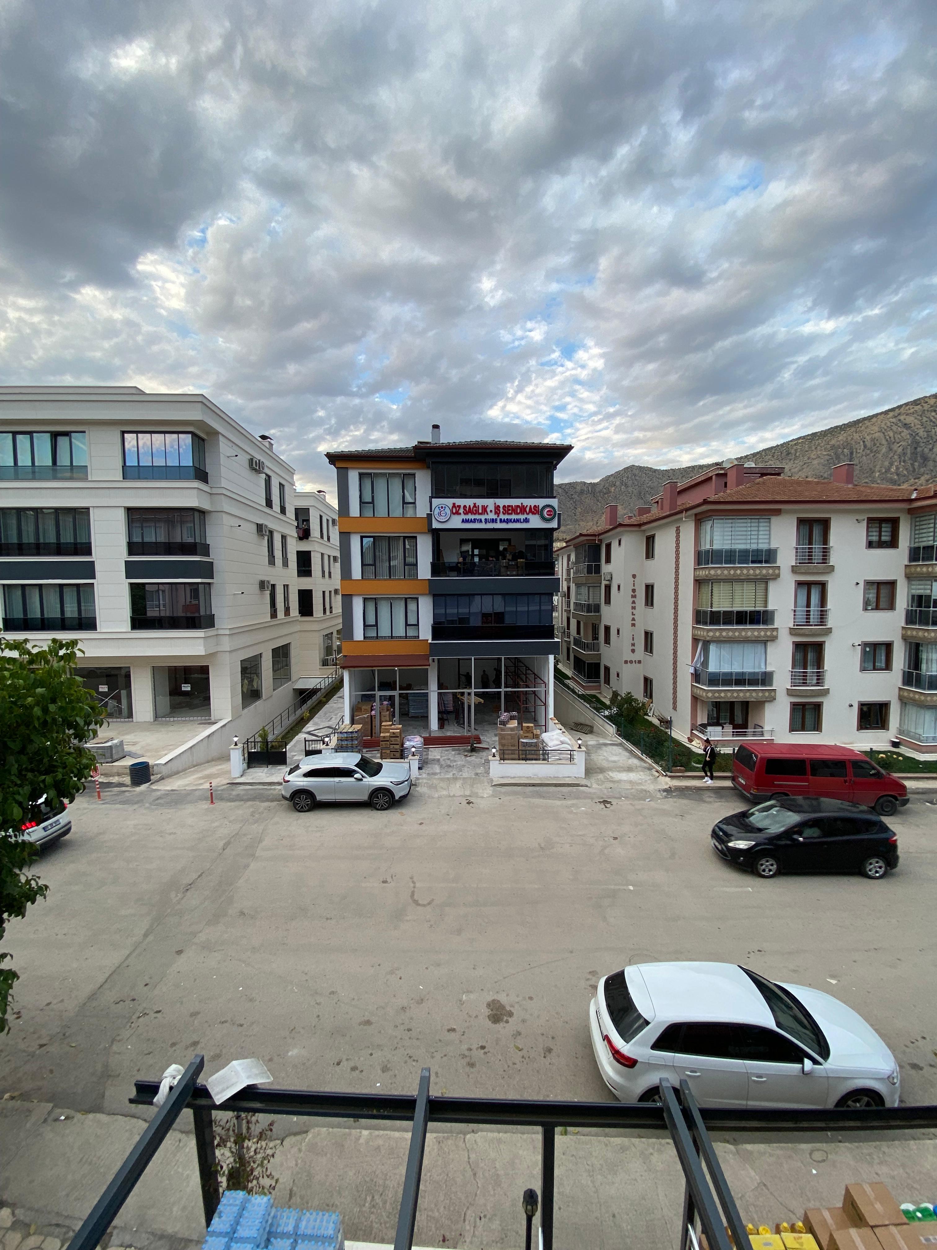 HACILAR MEYDANI'NINDA ŞAHANE KONUMDA ULTRA LÜKS 3+1 DAİRE