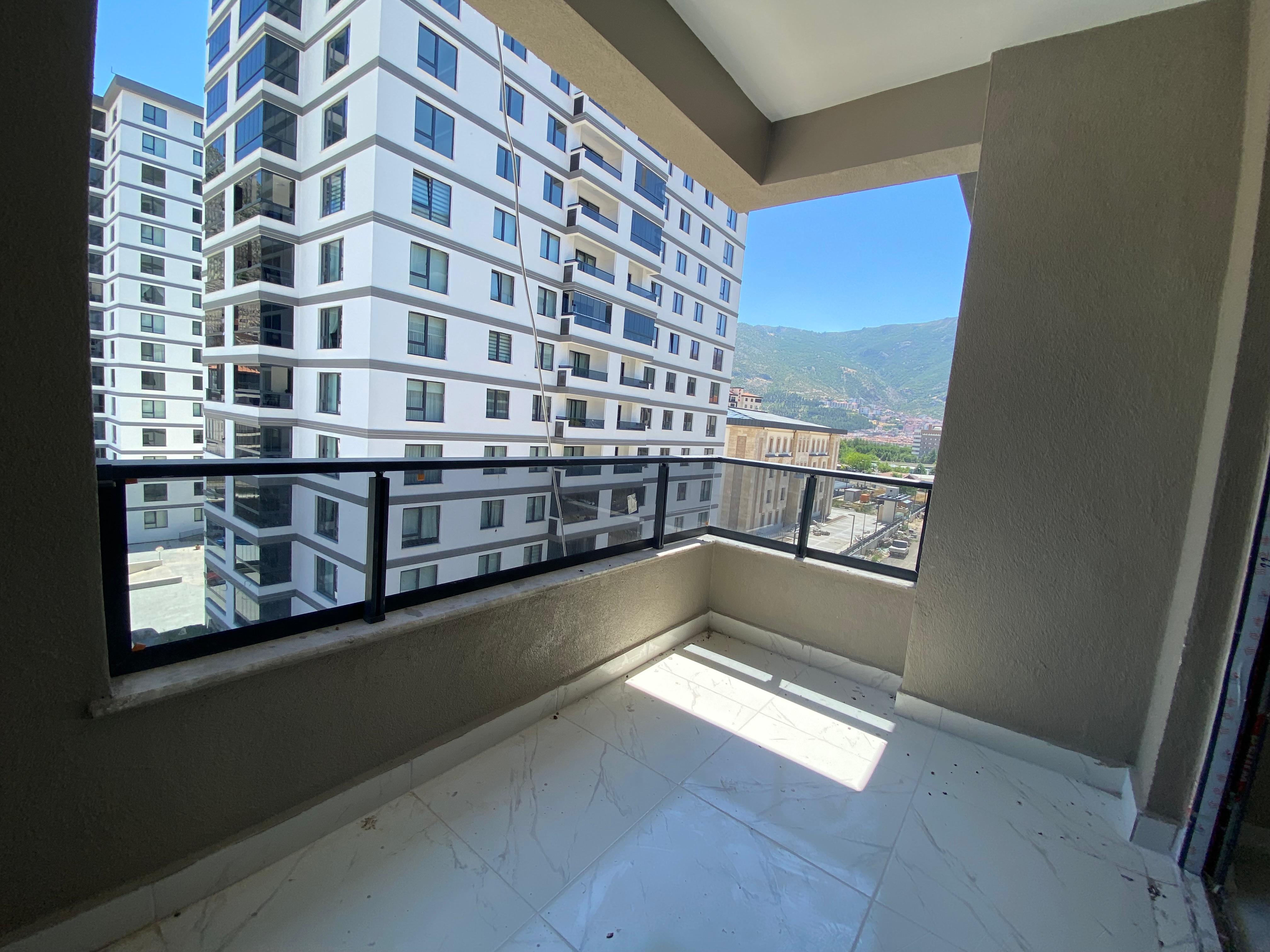 LÜX YAŞAM STANDARTLARINDA HAVUZ MANZARALI MÜKEMMEL BİR 2+0 DAİRE