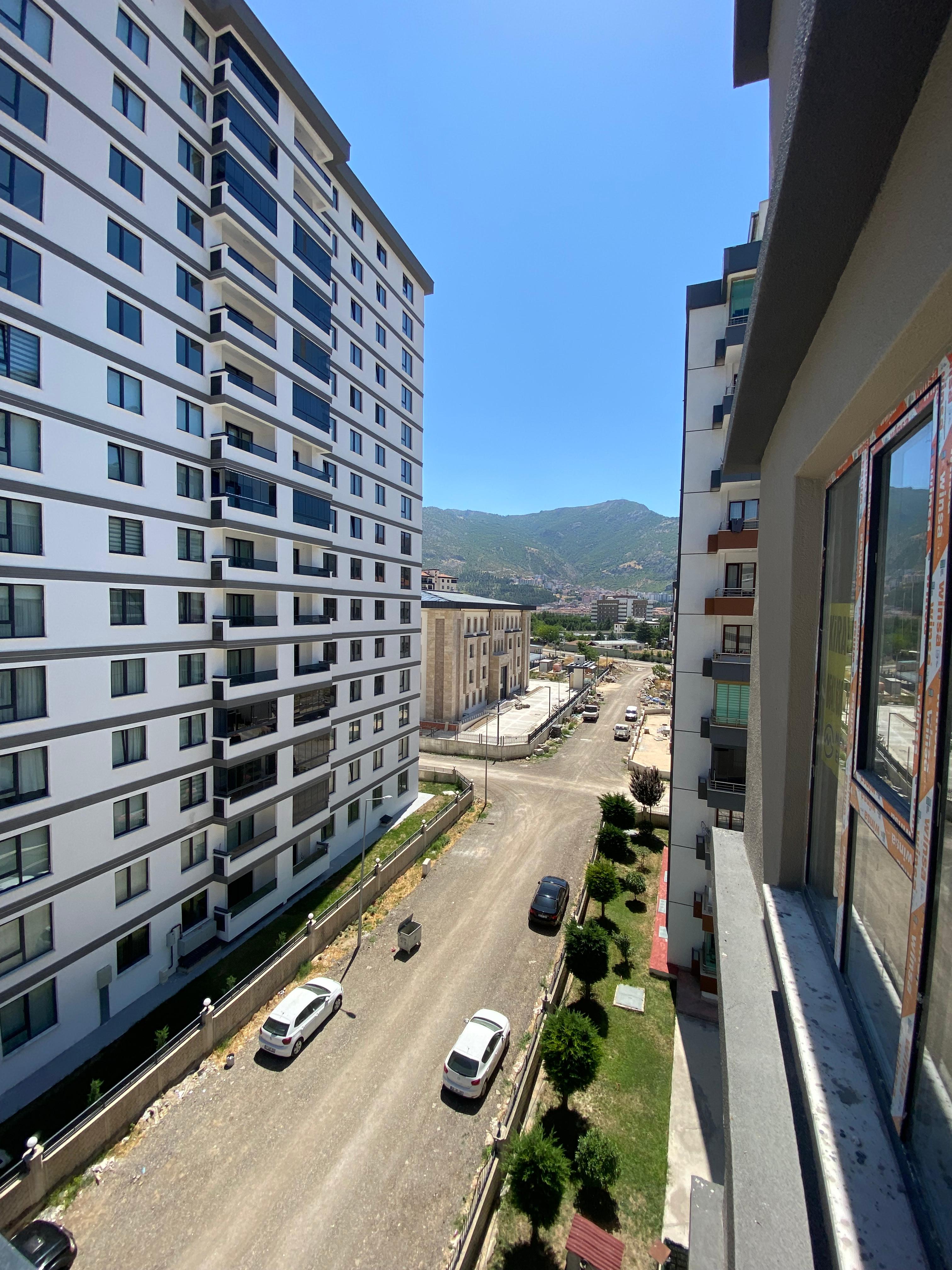 LÜX YAŞAM STANDARTLARINDA HAVUZ MANZARALI MÜKEMMEL BİR 2+0 DAİRE