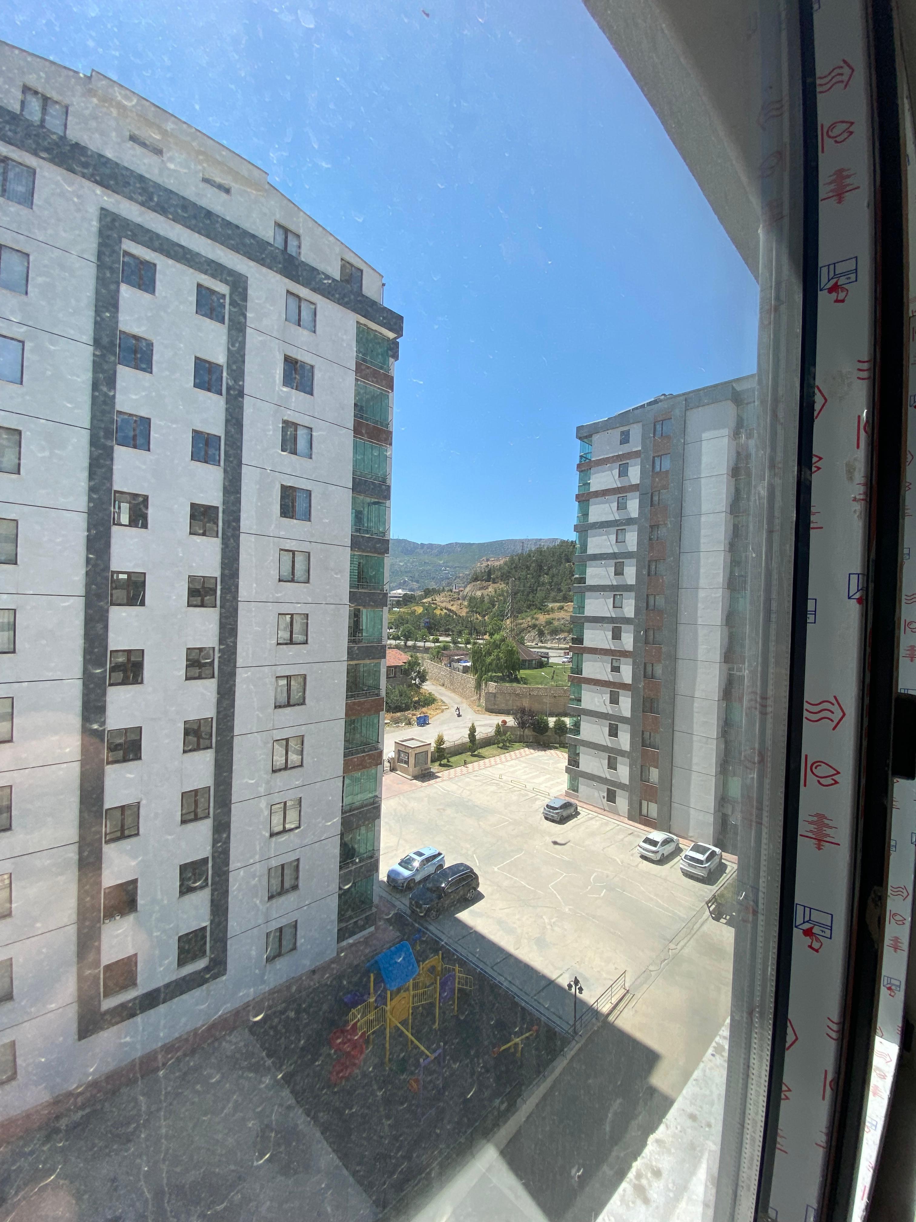 LÜX YAŞAM STANDARTLARINDA HAVUZ MANZARALI MÜKEMMEL BİR 2+0 DAİRE