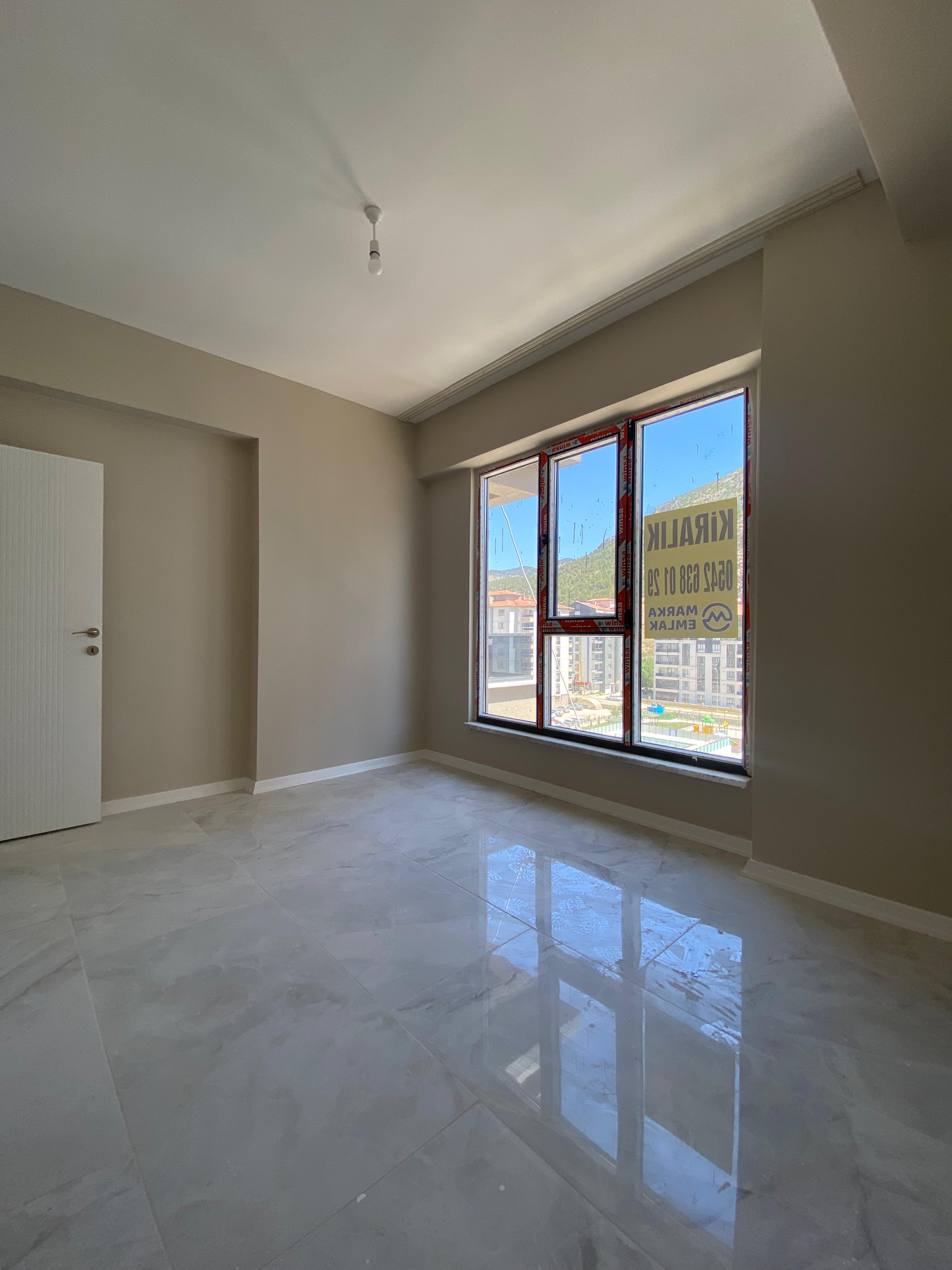 LÜX YAŞAM STANDARTLARINDA HAVUZ MANZARALI MÜKEMMEL BİR 2+0 DAİRE