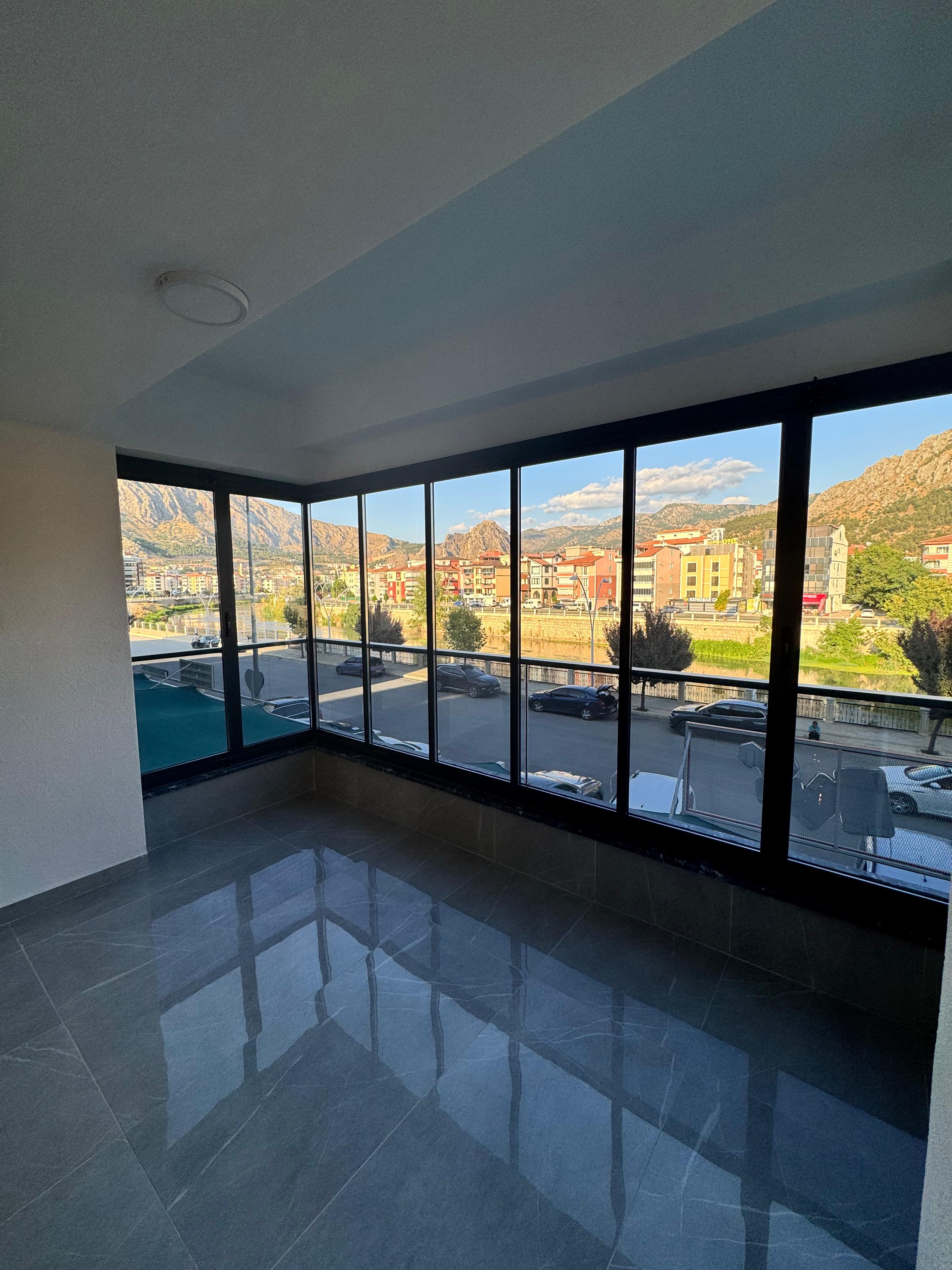 %1,99 KREDİ İMKANIYLA AMASYA'DA LÜKSÜN ZİRVESİ,IRMAK KENARI 4+1