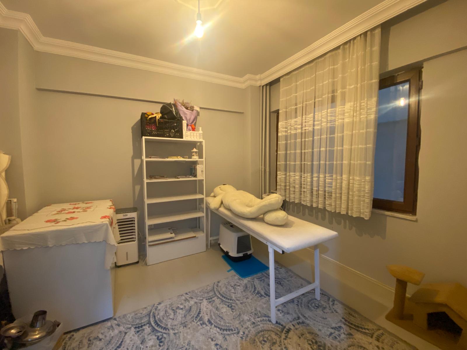 İSTASYON CADDESİ MERKEZİ KONUMDA ASANSÖRLÜ SATILIK 3+1