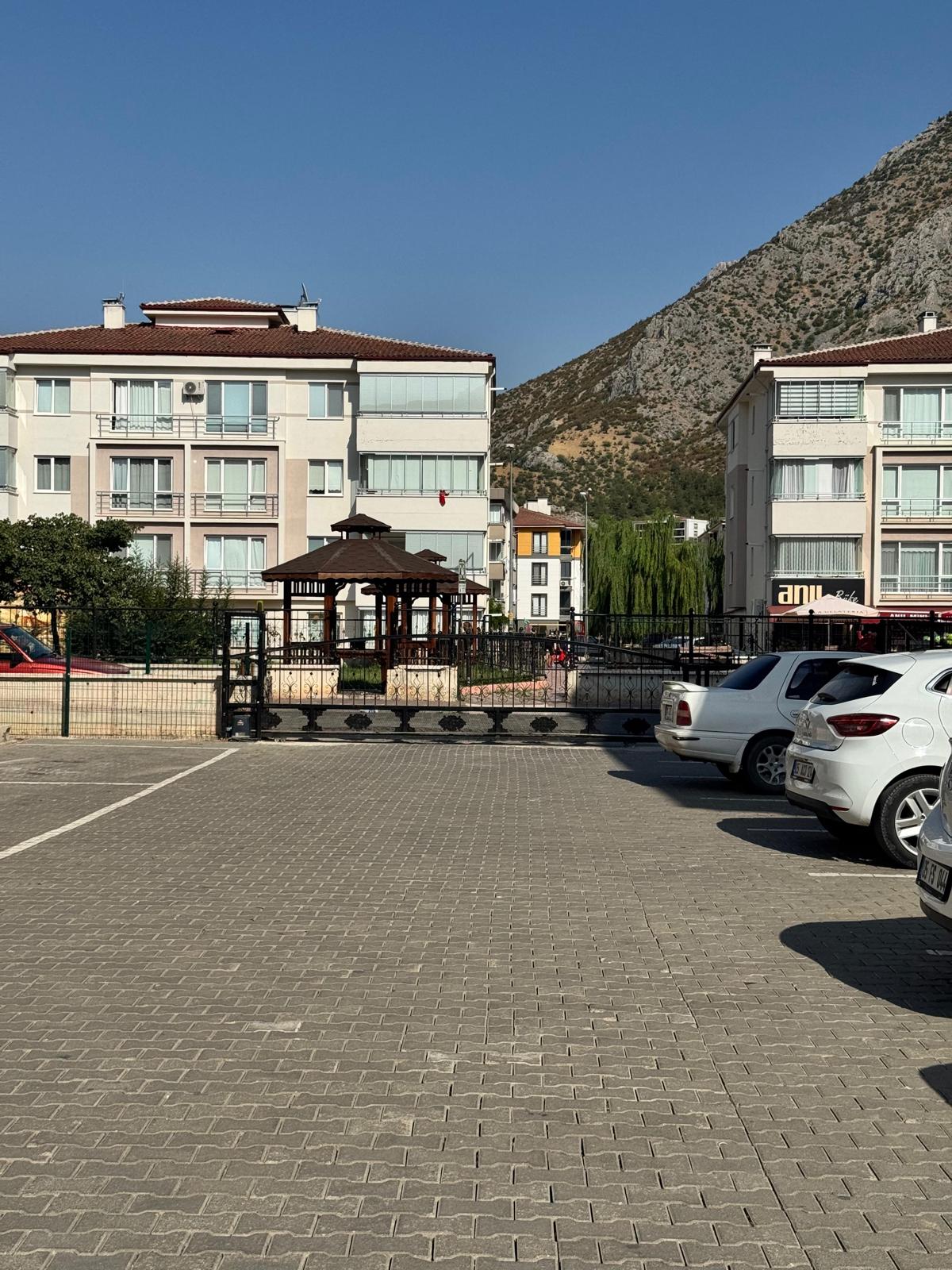 MARKA'DAN ATAŞEHİRDE GENİŞ 3+1 KİRALIK DAİRE