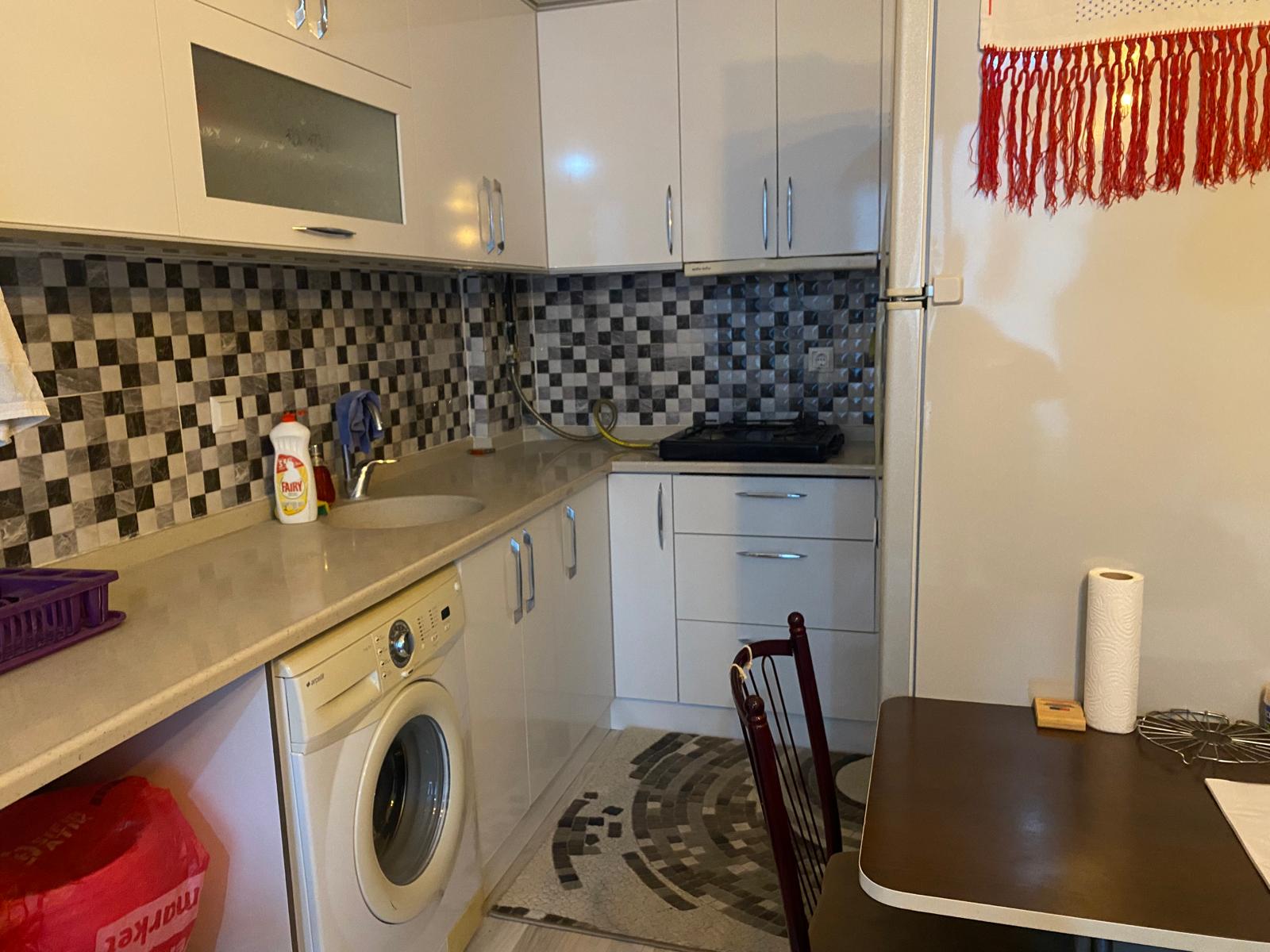 ACİL MİMARLIK FAKÜLTESİ ALTINDA SATILIK KİRACILI VE EŞYALI 1+1