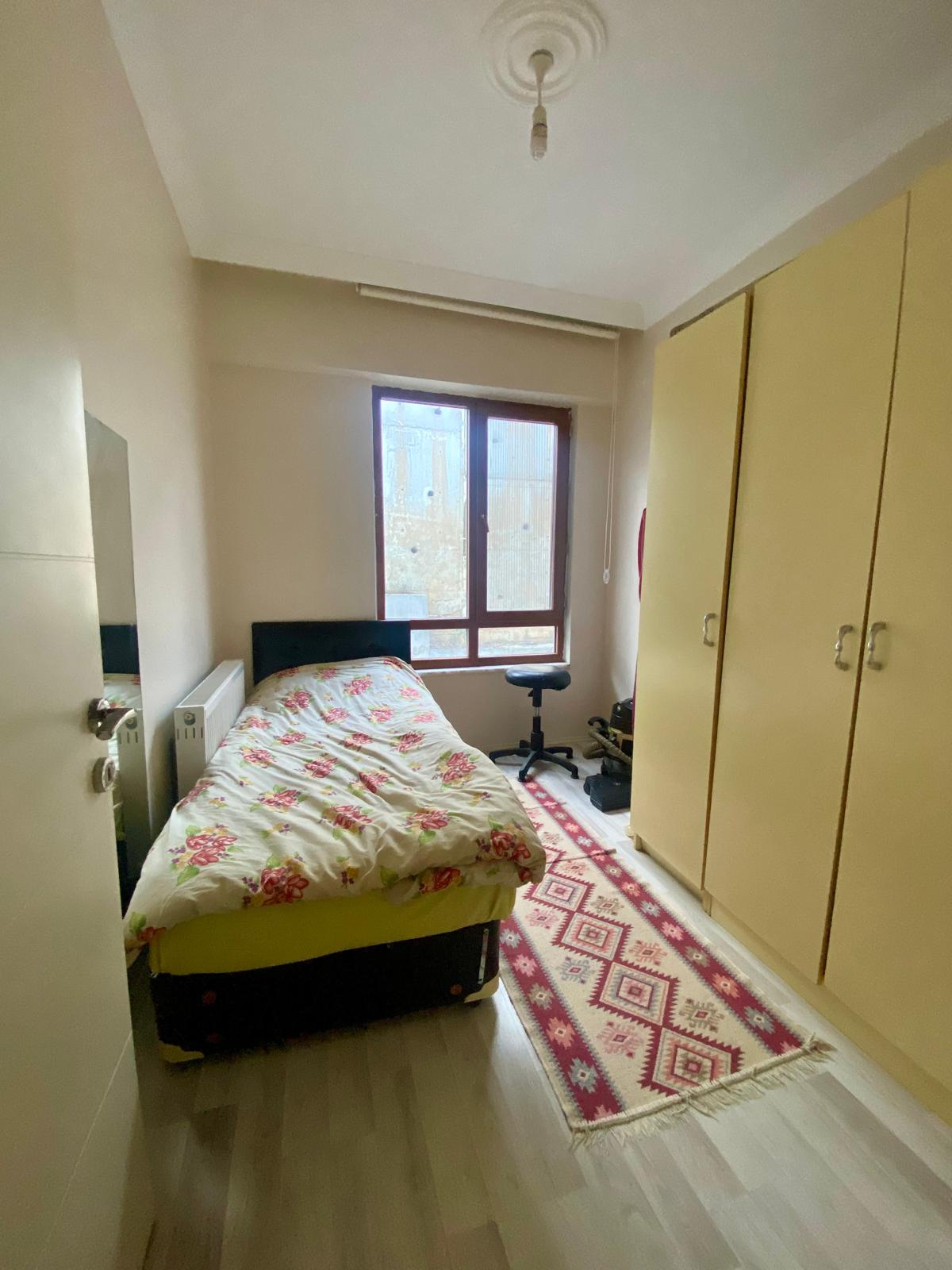 ACİL MİMARLIK FAKÜLTESİ ALTINDA SATILIK KİRACILI VE EŞYALI 1+1