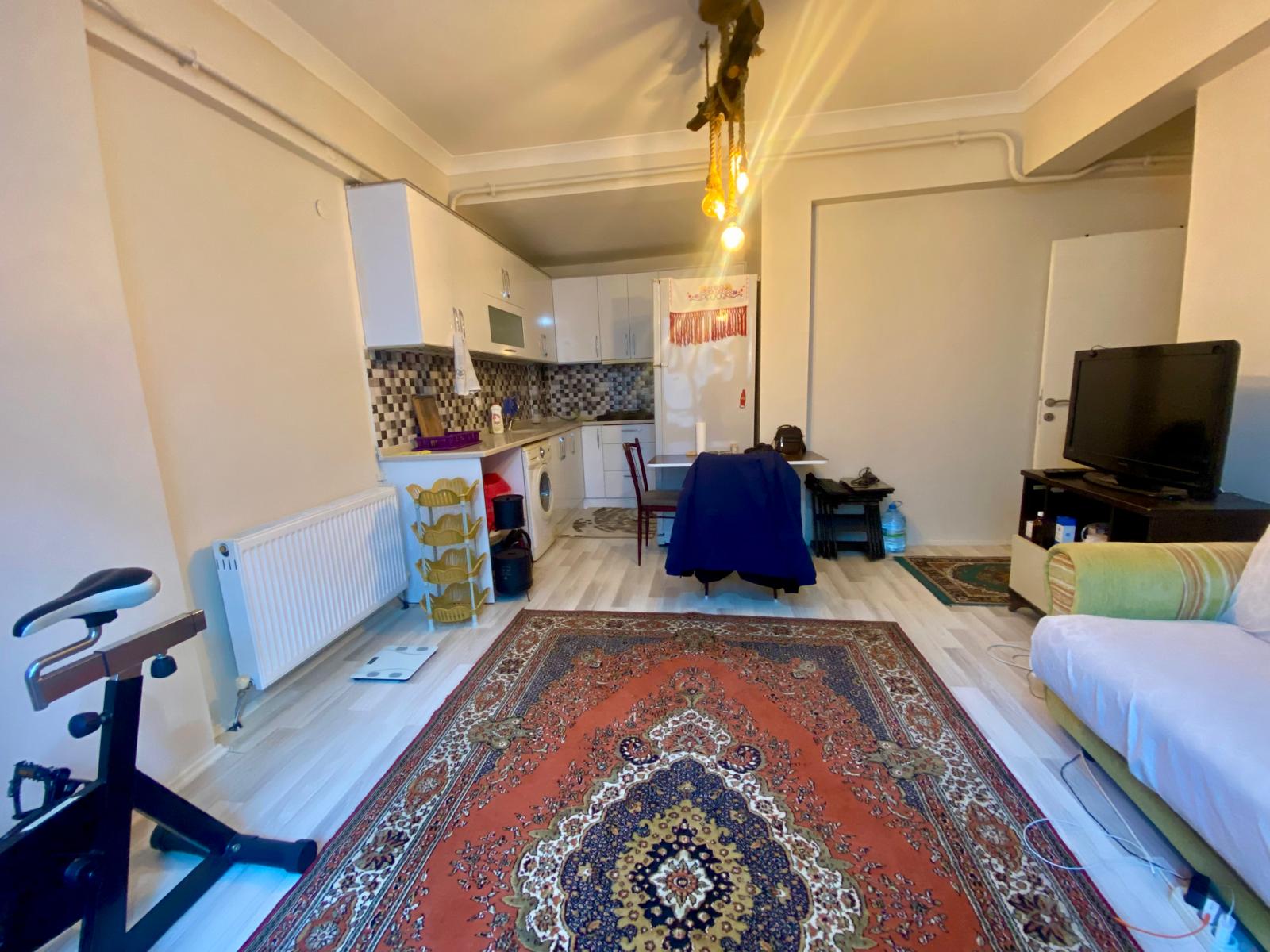 ACİL MİMARLIK FAKÜLTESİ ALTINDA SATILIK KİRACILI VE EŞYALI 1+1