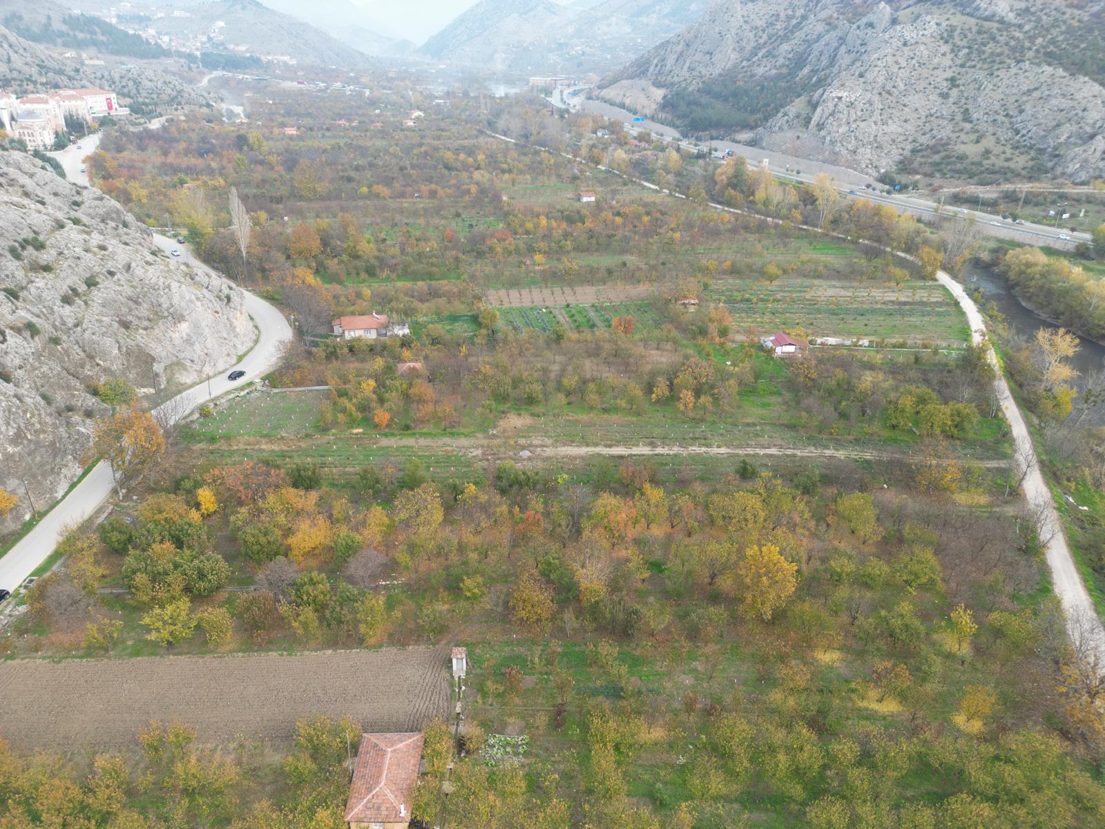 ZİYARET AYNALI MAĞARA ALTI IRMAK KENARI YAN YANA SATILIK ARSA TAKASA AÇIK