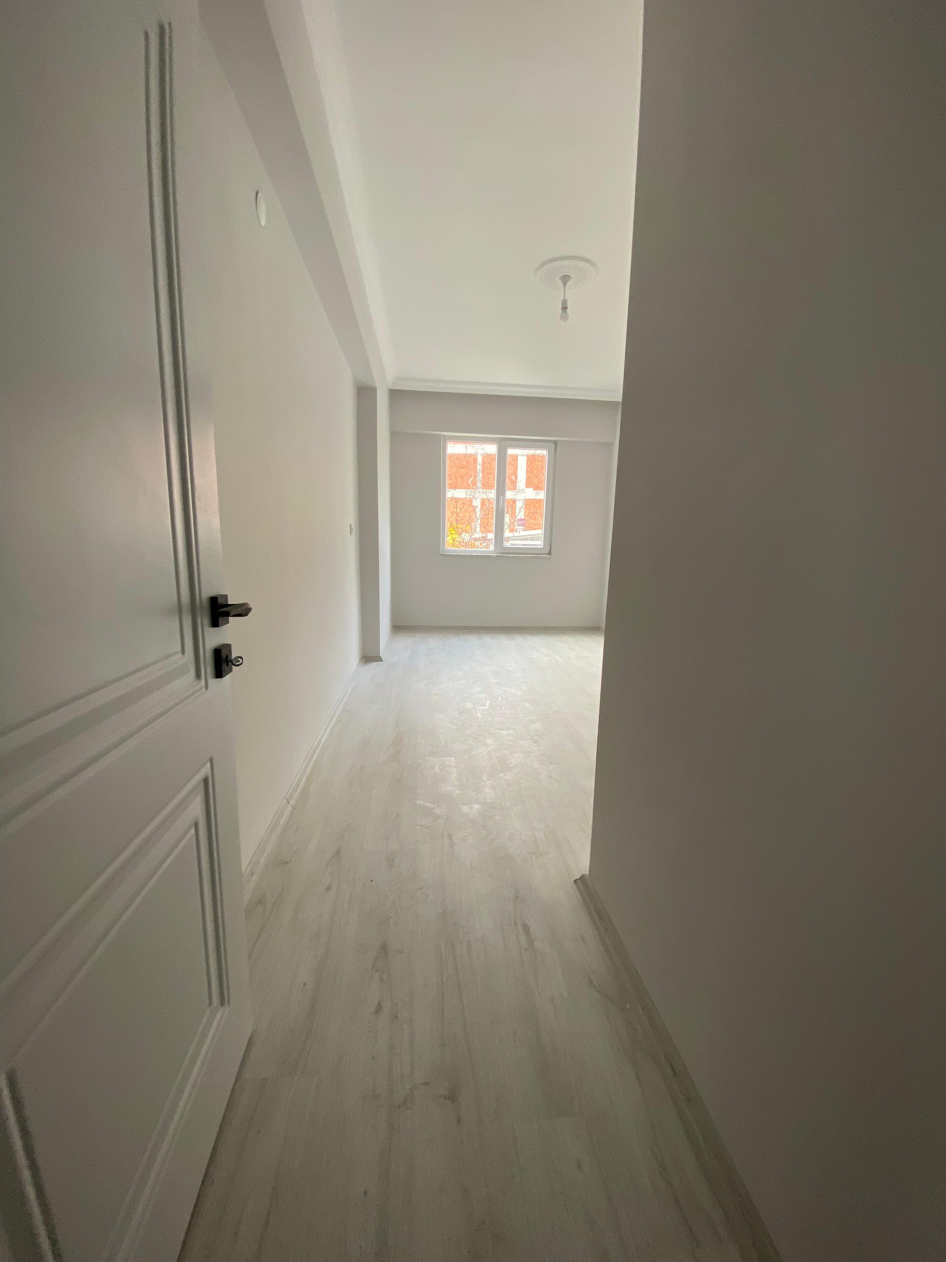 ŞEYHCUİ MAHALLESİ'NDE ARAKAT ÖN CEPHE YERDEN ISITMALI SIFIR 2+1