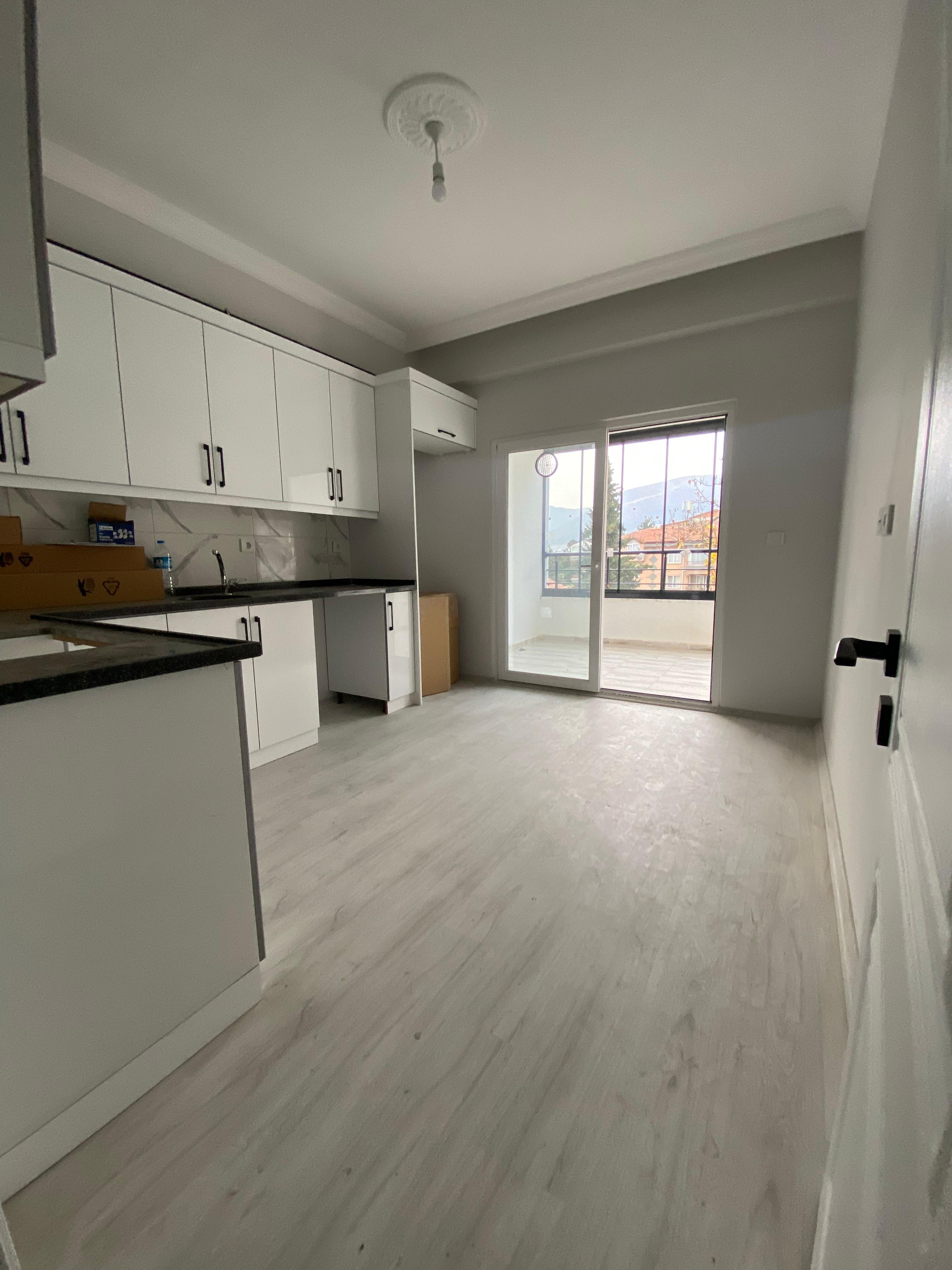 ŞEYHCUİ MAHALLESİ'NDE ARAKAT ÖN CEPHE YERDEN ISITMALI SIFIR 2+1