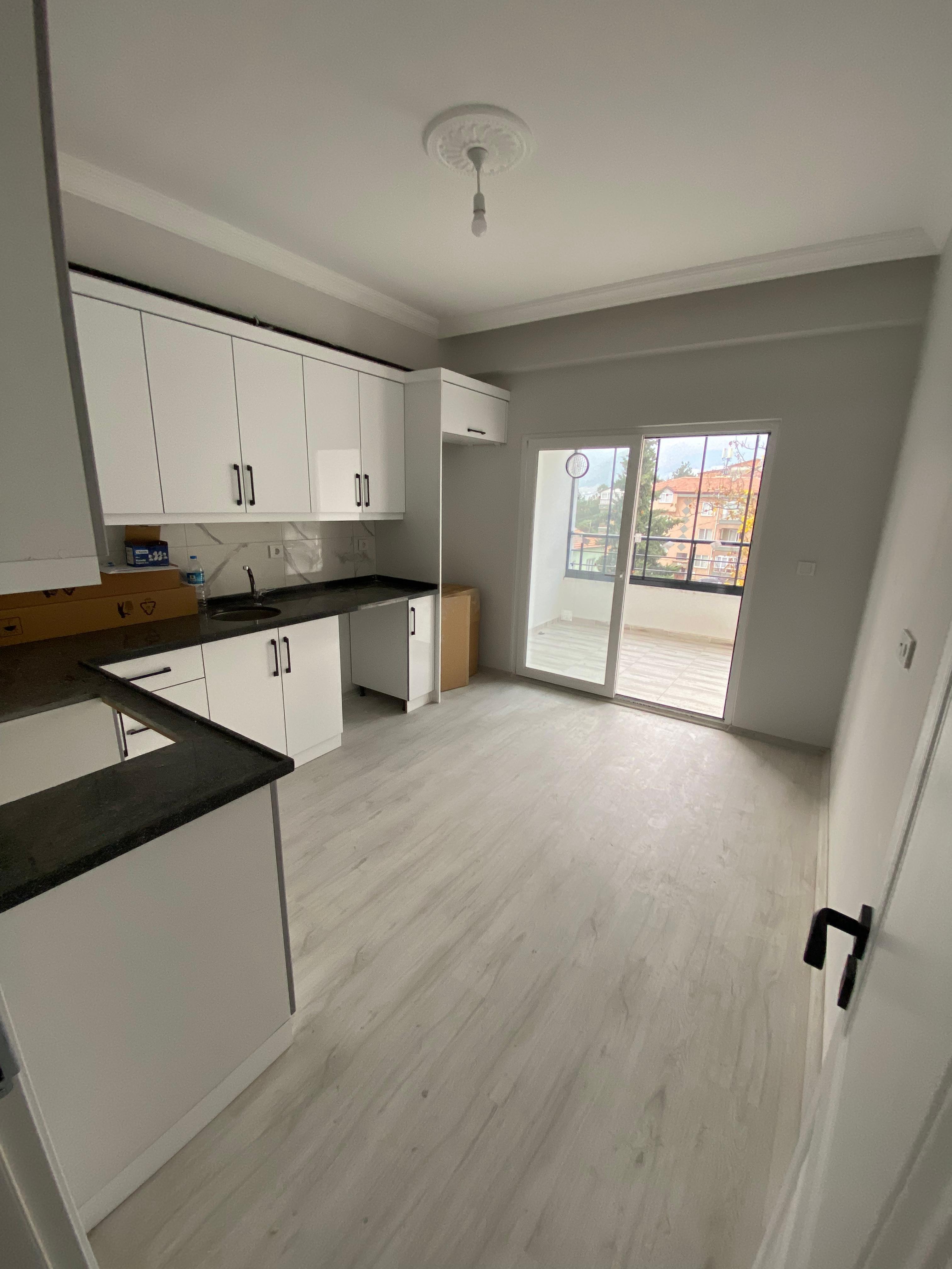 ŞEYHCUİ MAHALLESİ'NDE ARAKAT ÖN CEPHE YERDEN ISITMALI SIFIR 2+1