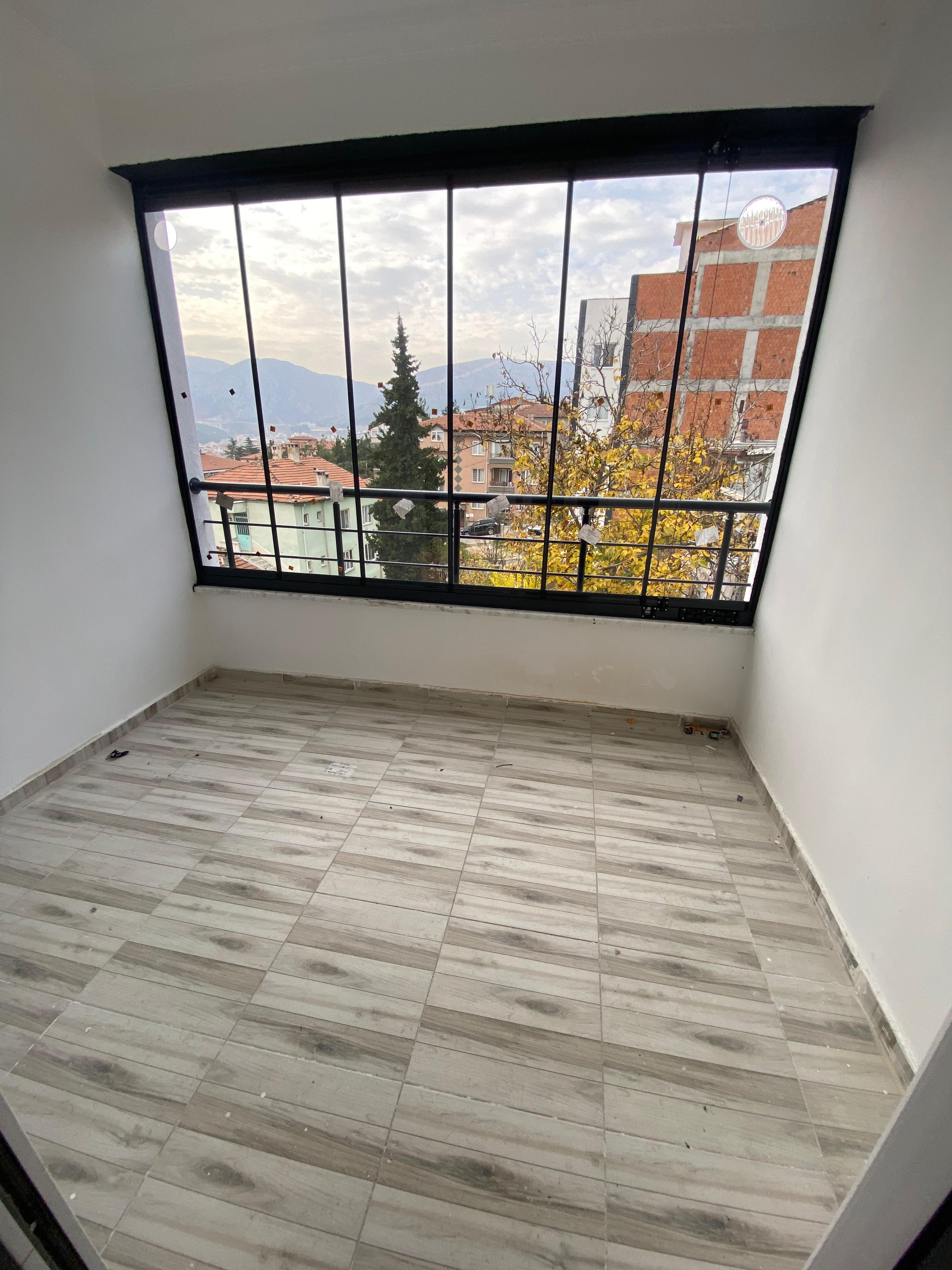 ŞEYHCUİ MAHALLESİ'NDE ARAKAT ÖN CEPHE YERDEN ISITMALI SIFIR 2+1