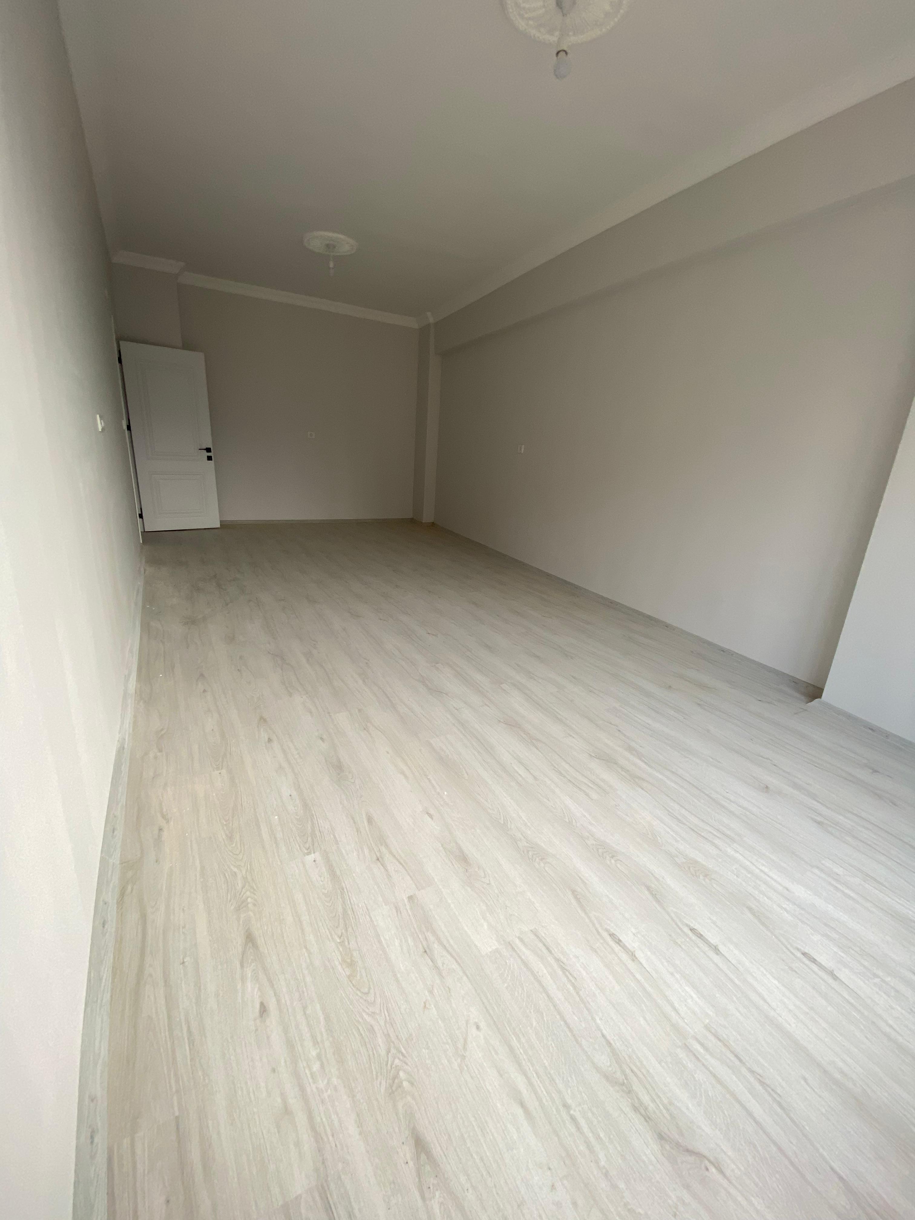 ŞEYHCUİ MAHALLESİ'NDE ARAKAT ÖN CEPHE YERDEN ISITMALI SIFIR 2+1