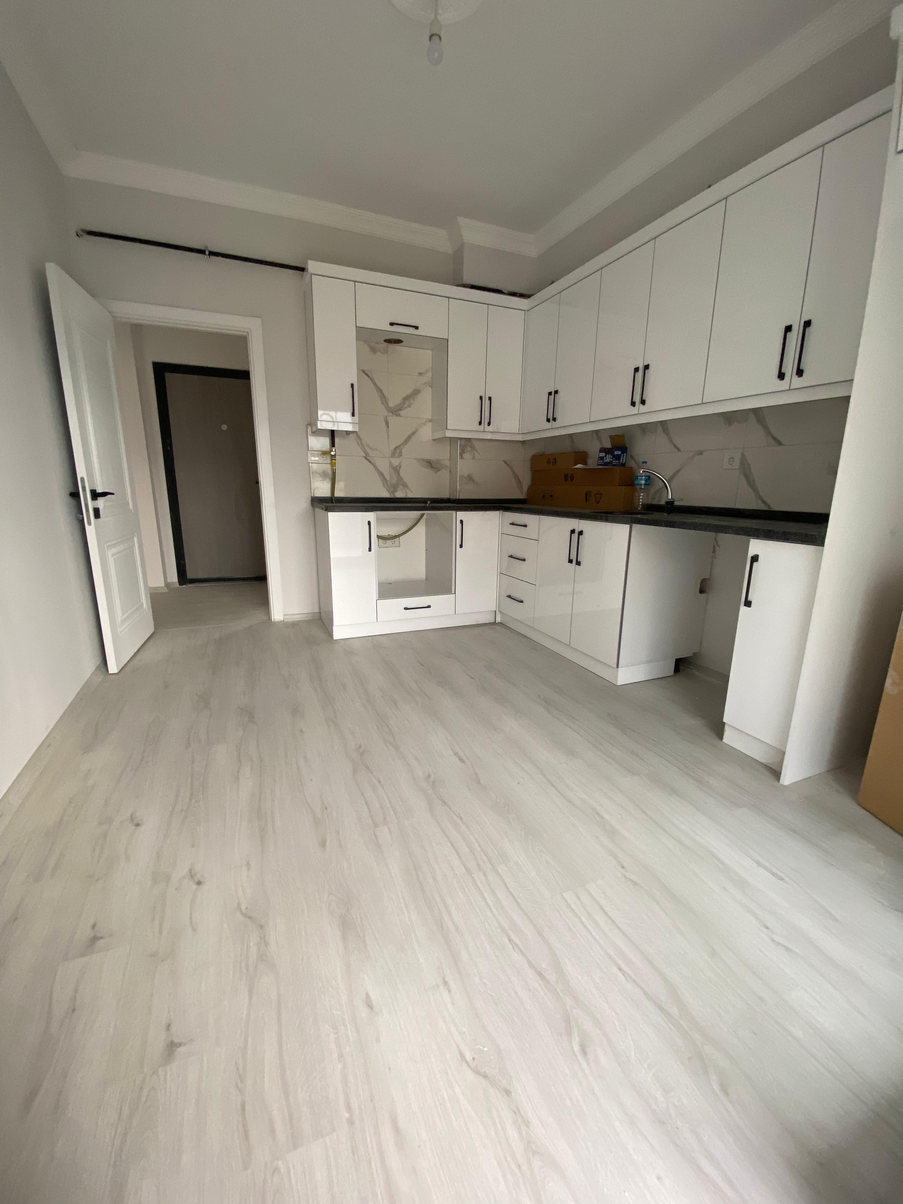 ŞEYHCUİ MAHALLESİ'NDE ARAKAT ÖN CEPHE YERDEN ISITMALI SIFIR 2+1