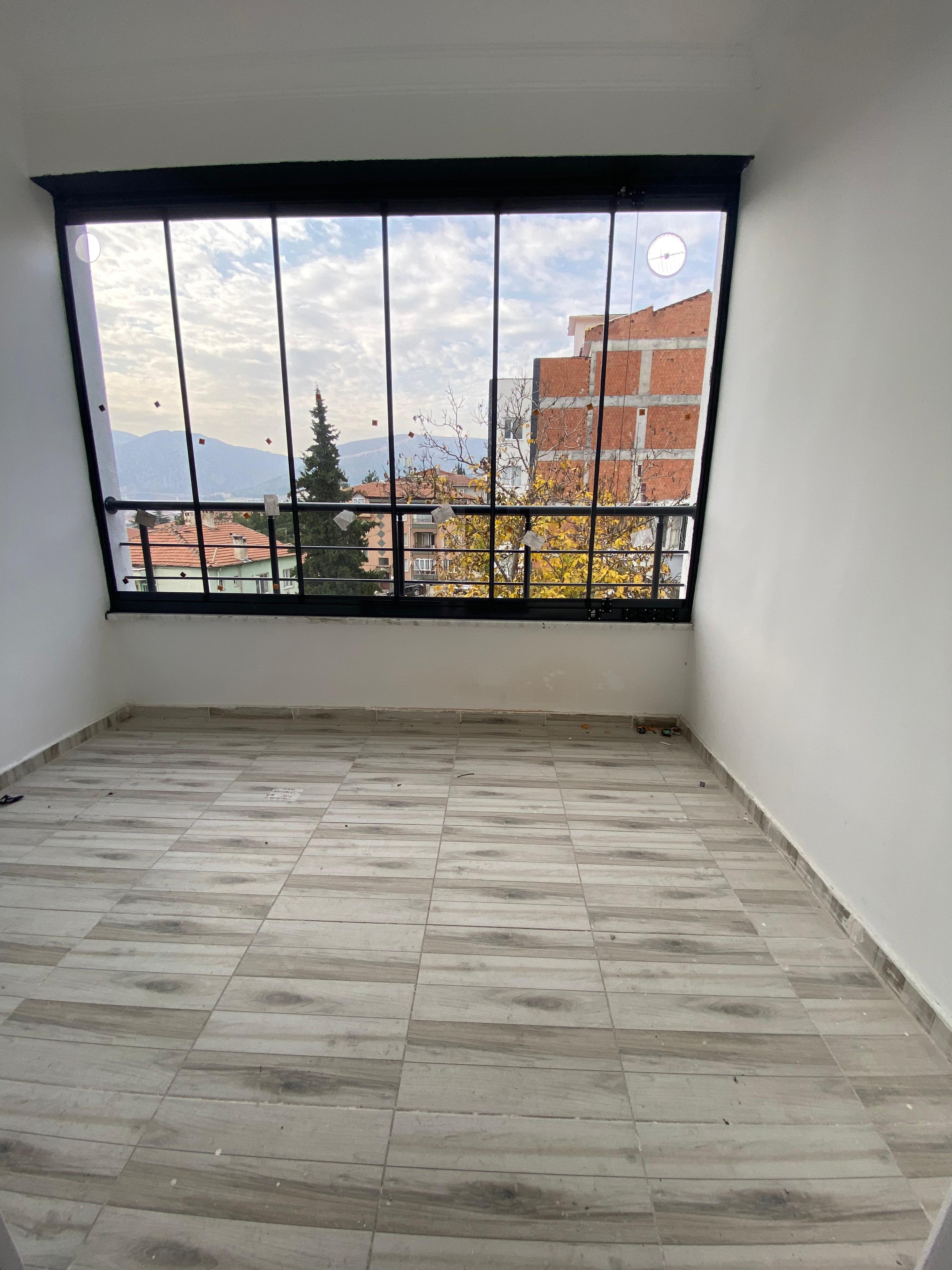 ŞEYHCUİ MAHALLESİ'NDE ARAKAT ÖN CEPHE YERDEN ISITMALI SIFIR 2+1