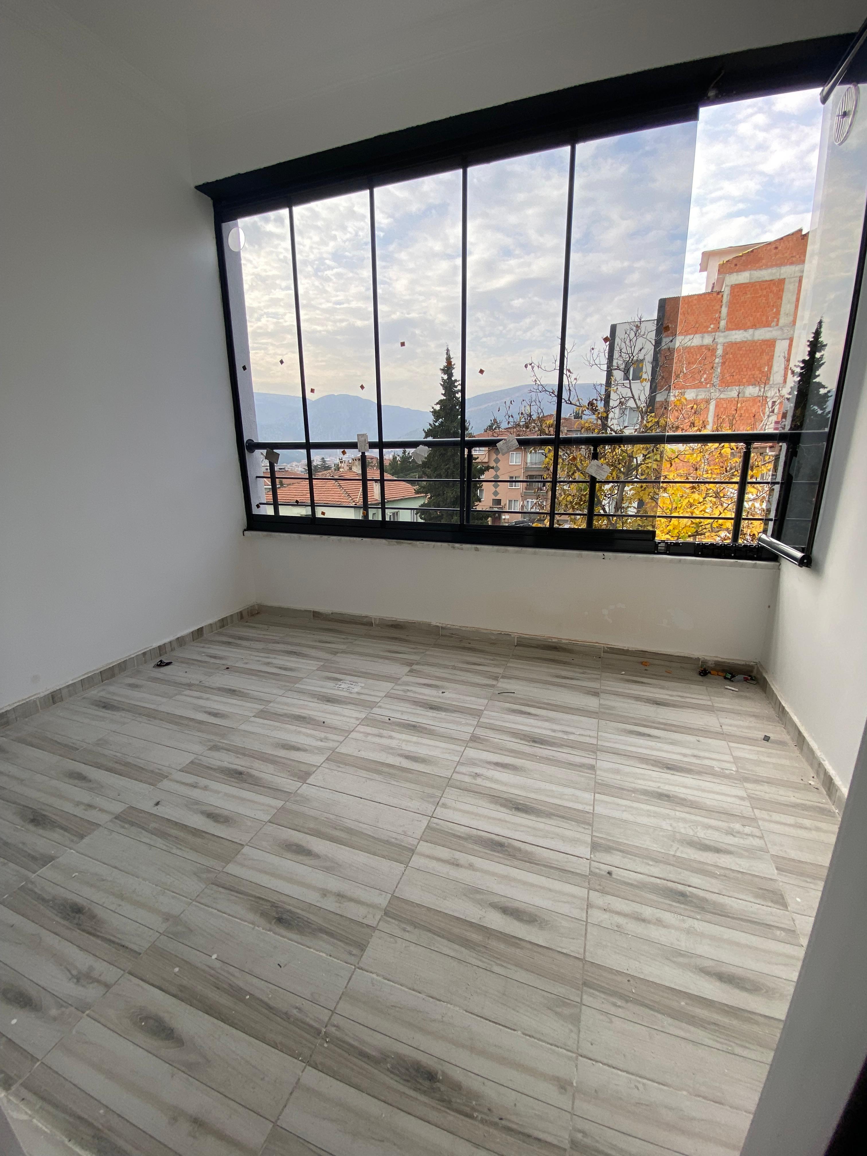 ŞEYHCUİ MAHALLESİ'NDE ARAKAT ÖN CEPHE YERDEN ISITMALI SIFIR 2+1