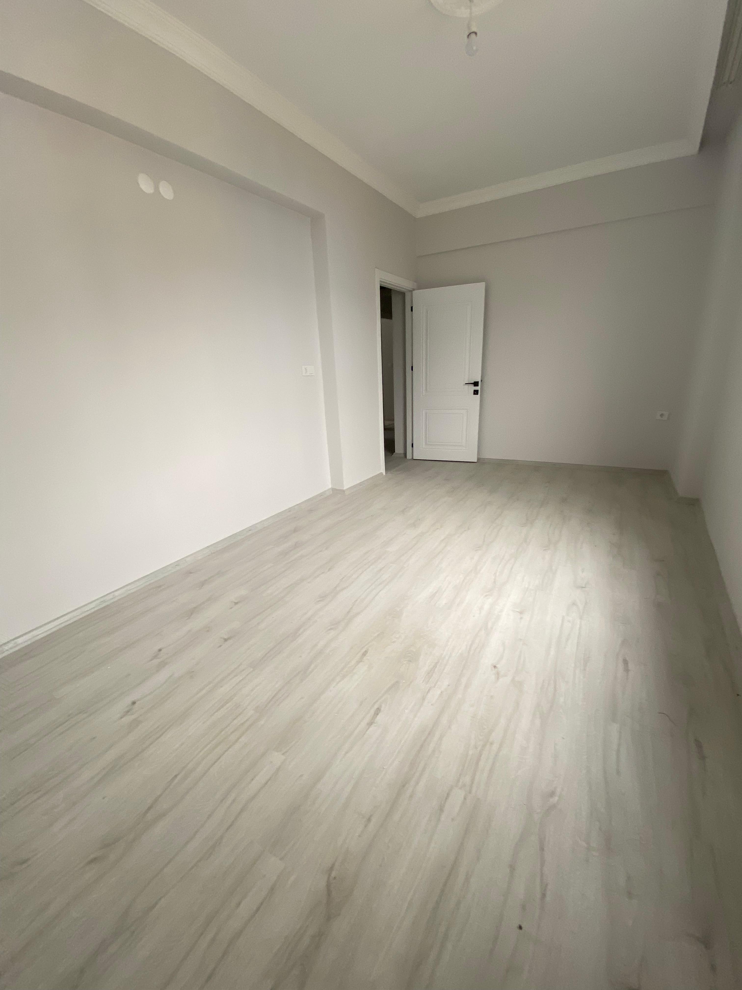 ŞEYHCUİ MAHALLESİ'NDE ARAKAT ÖN CEPHE YERDEN ISITMALI SIFIR 2+1