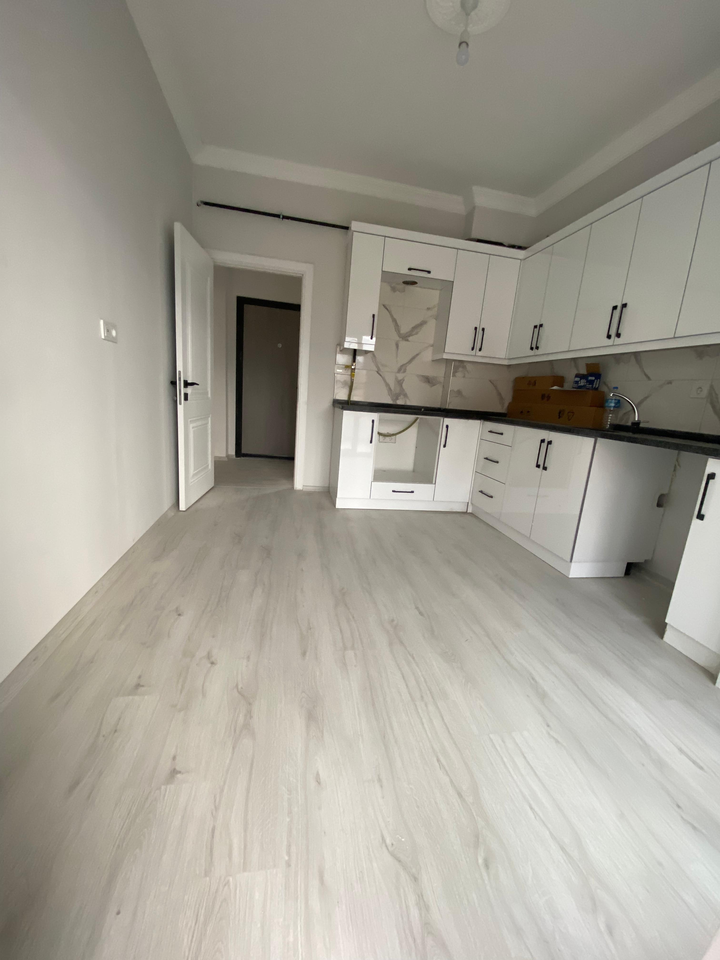 ŞEYHCUİ MAHALLESİ'NDE ARAKAT ÖN CEPHE YERDEN ISITMALI SIFIR 2+1