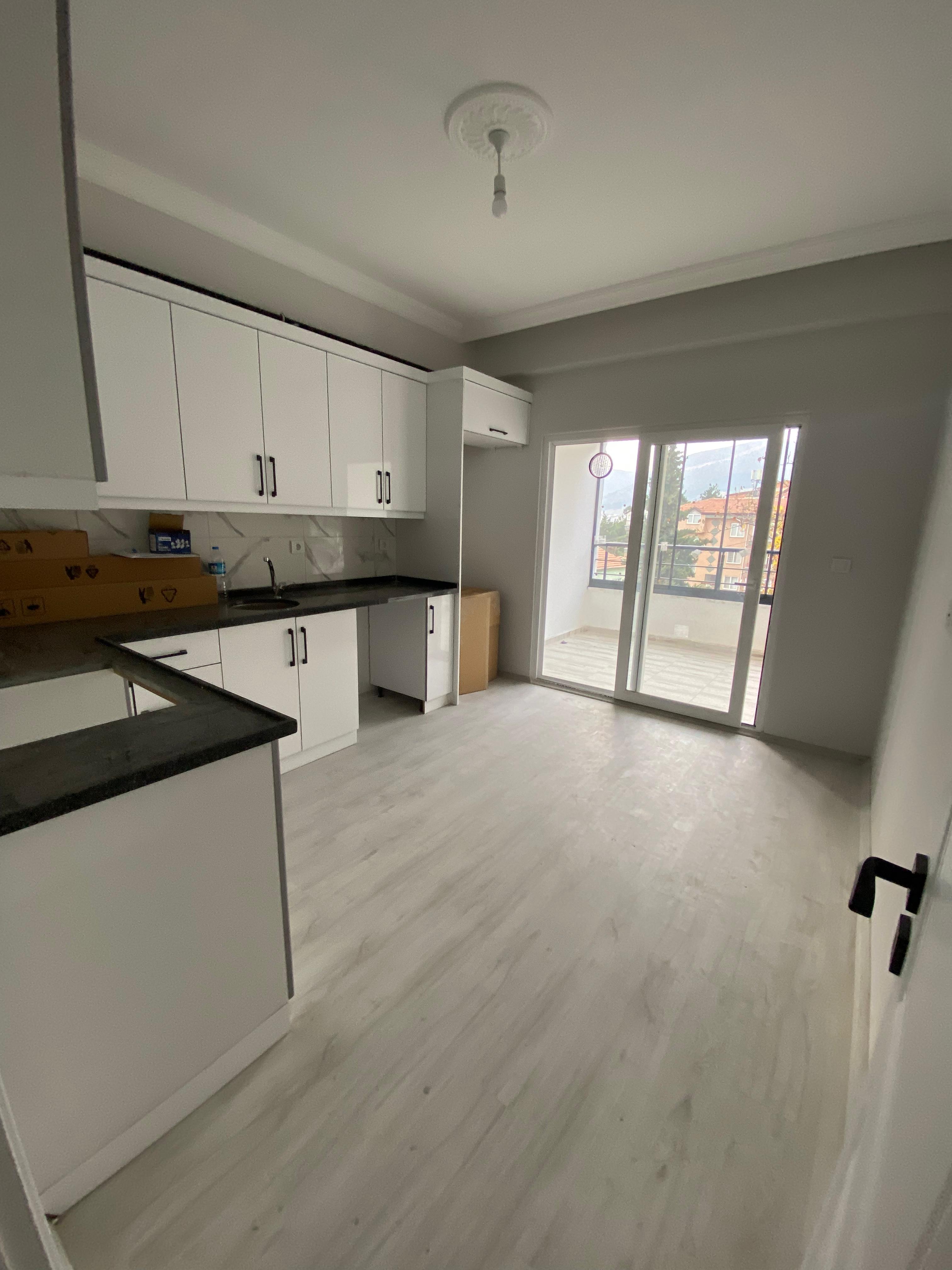 ŞEYHCUİ MAHALLESİ'NDE ARAKAT ÖN CEPHE YERDEN ISITMALI SIFIR 2+1