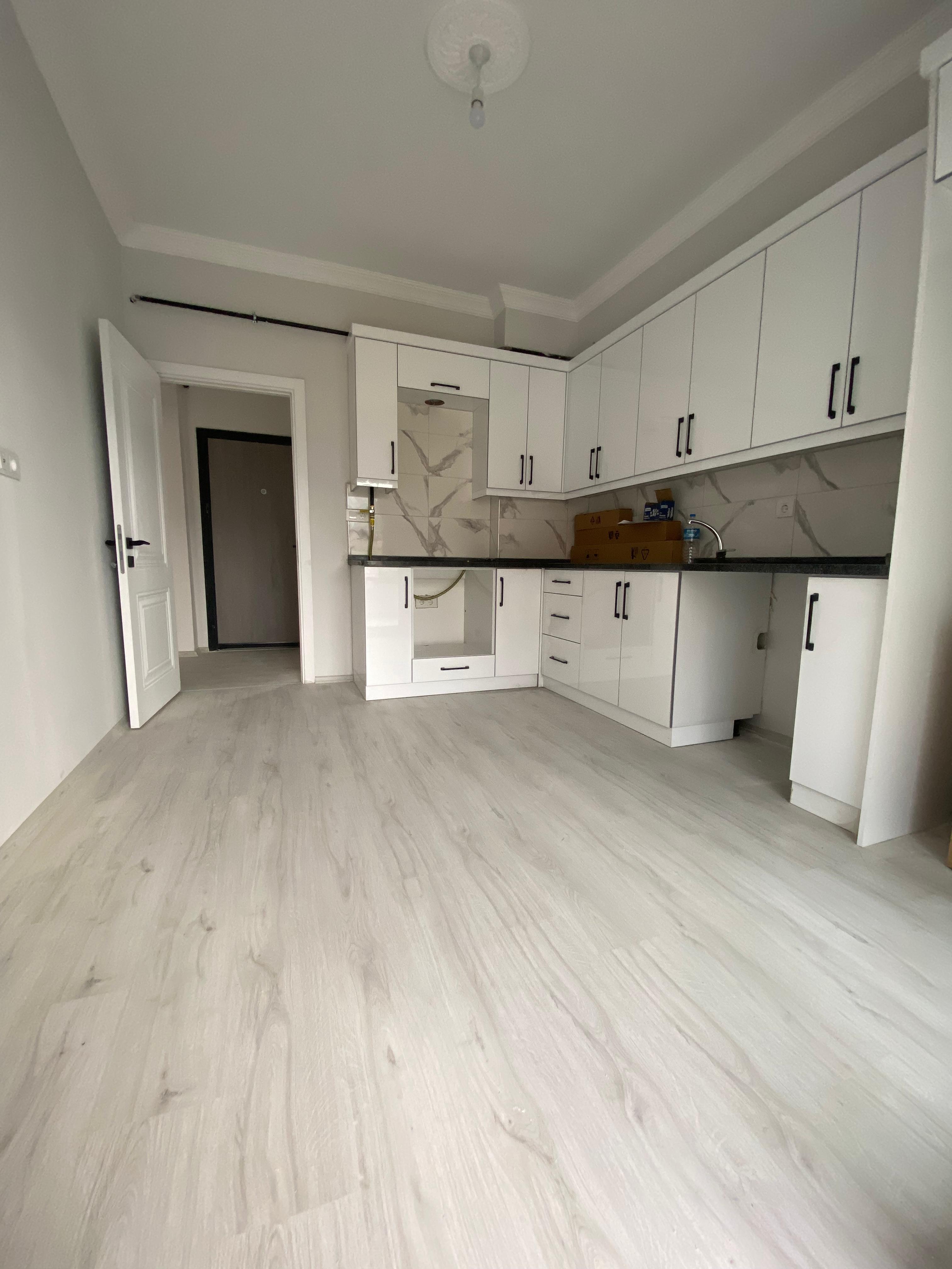 ŞEYHCUİ MAHALLESİ'NDE ARAKAT ÖN CEPHE YERDEN ISITMALI SIFIR 2+1