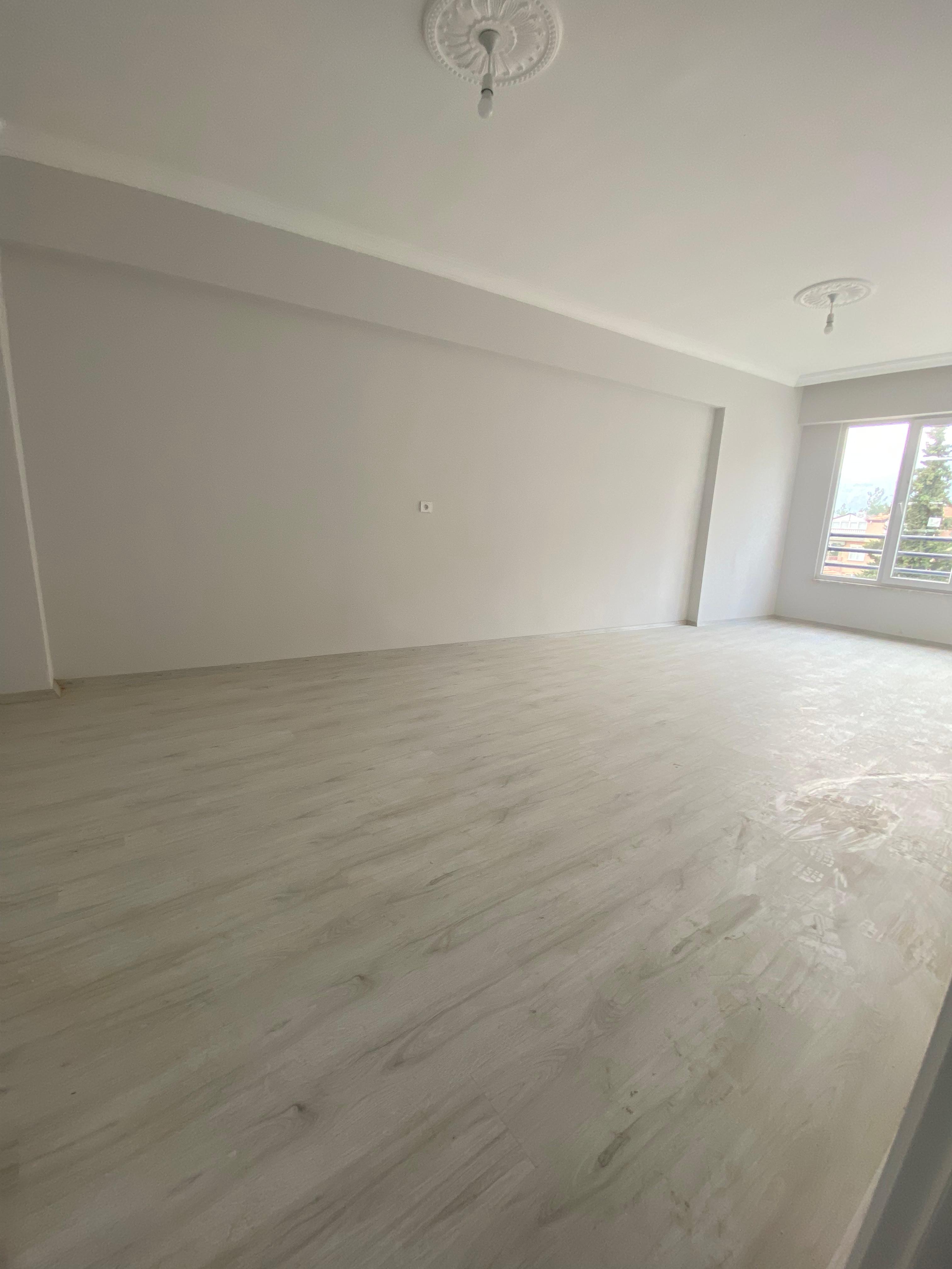 ŞEYHCUİ MAHALLESİ'NDE ARAKAT ÖN CEPHE YERDEN ISITMALI SIFIR 2+1