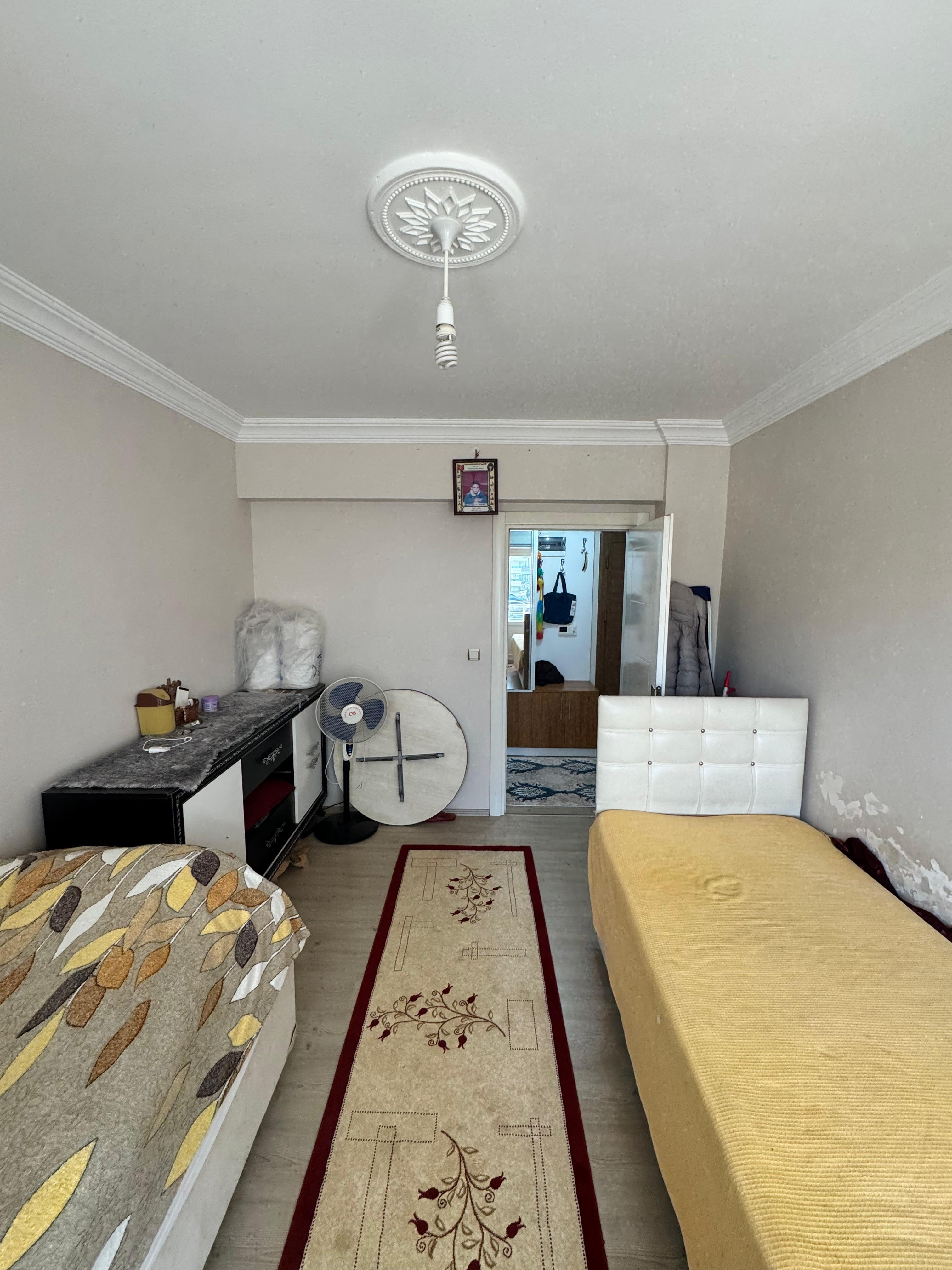 AKBİLEK'TE NOKTA KONUMDA ARAKAT ÖNCEPHE GENİŞ 3+1 DAİRE