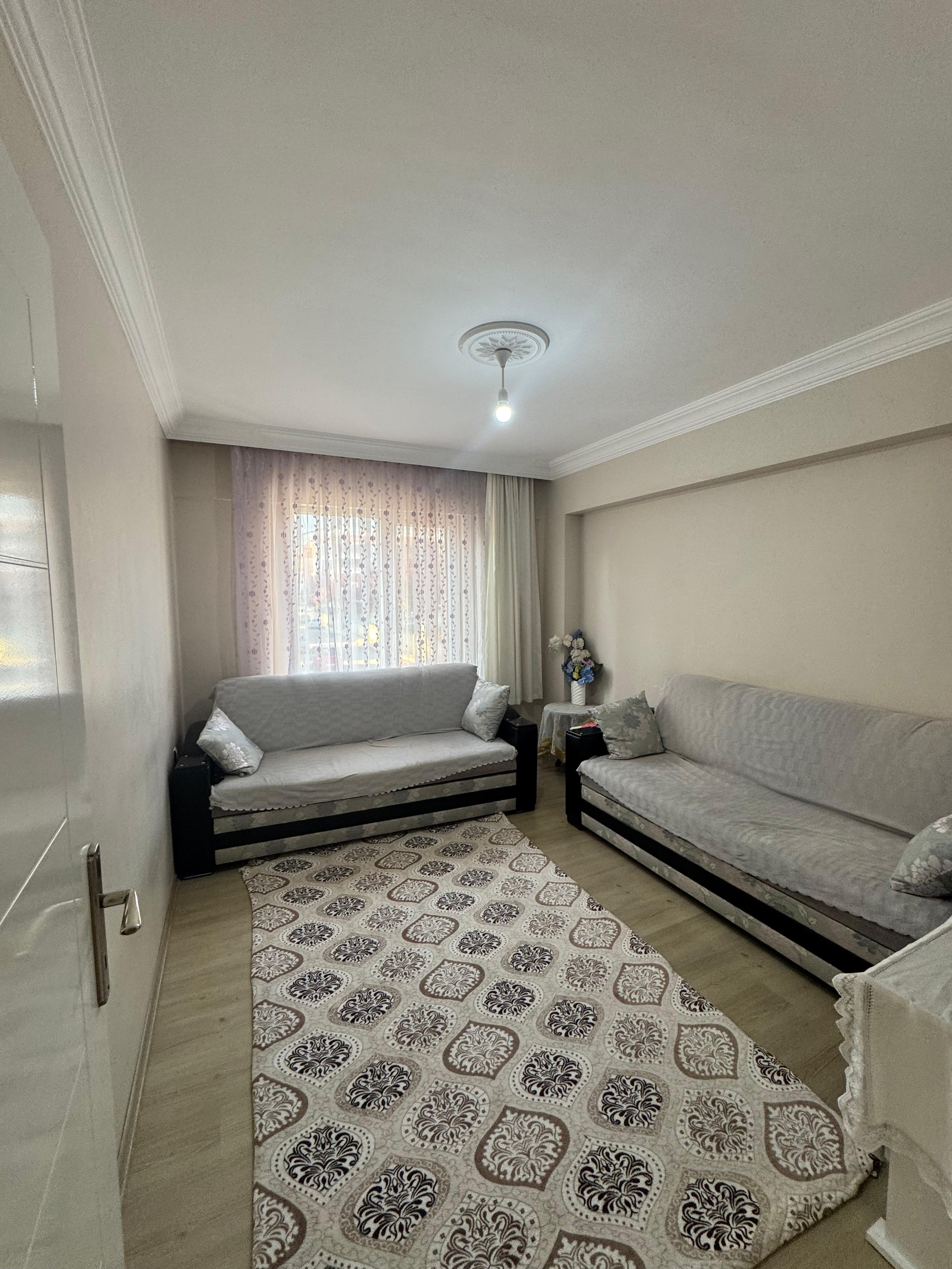 AKBİLEK'TE NOKTA KONUMDA ARAKAT ÖNCEPHE GENİŞ 3+1 DAİRE