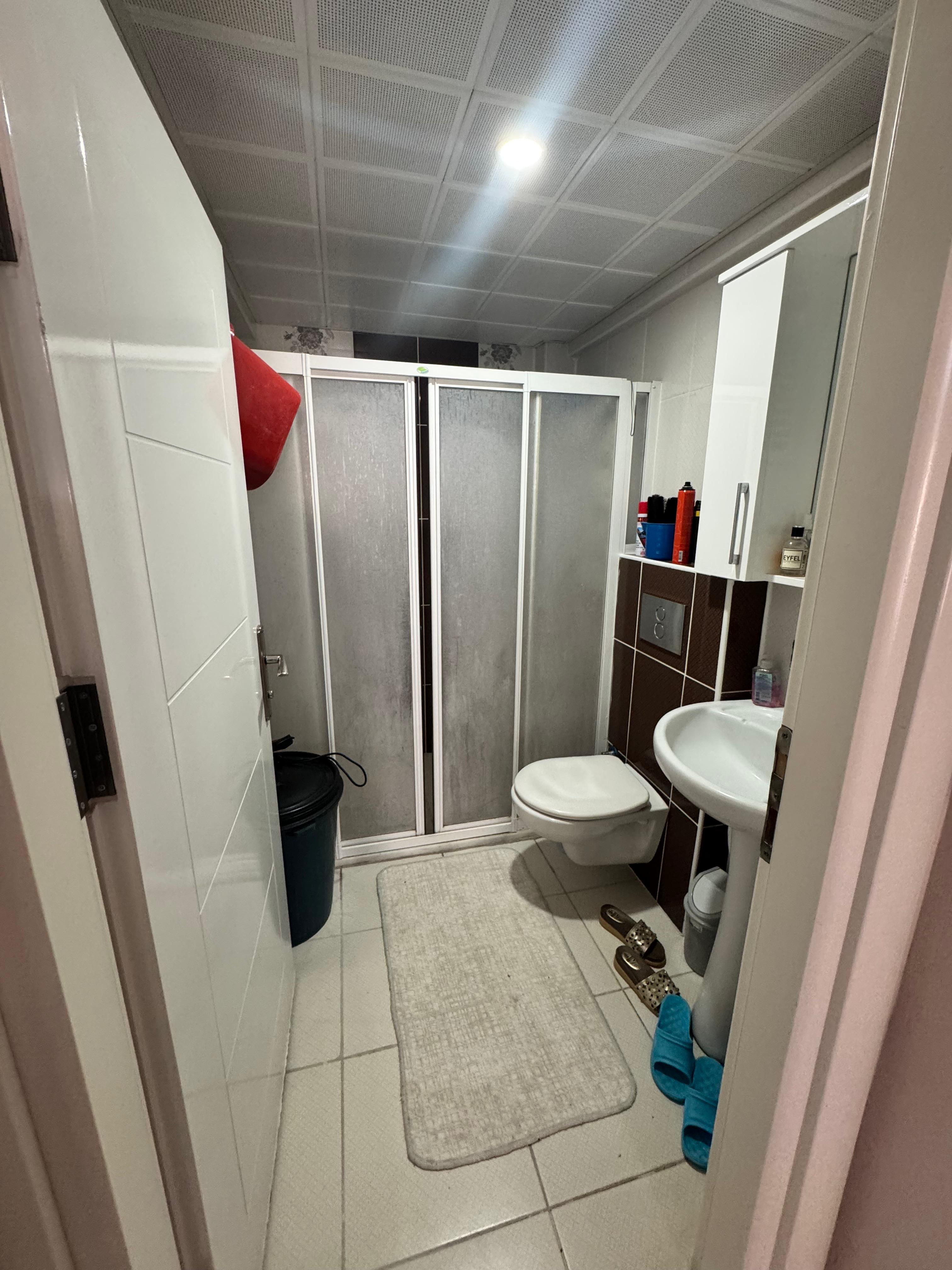 AKBİLEK'TE NOKTA KONUMDA ARAKAT ÖNCEPHE GENİŞ 3+1 DAİRE