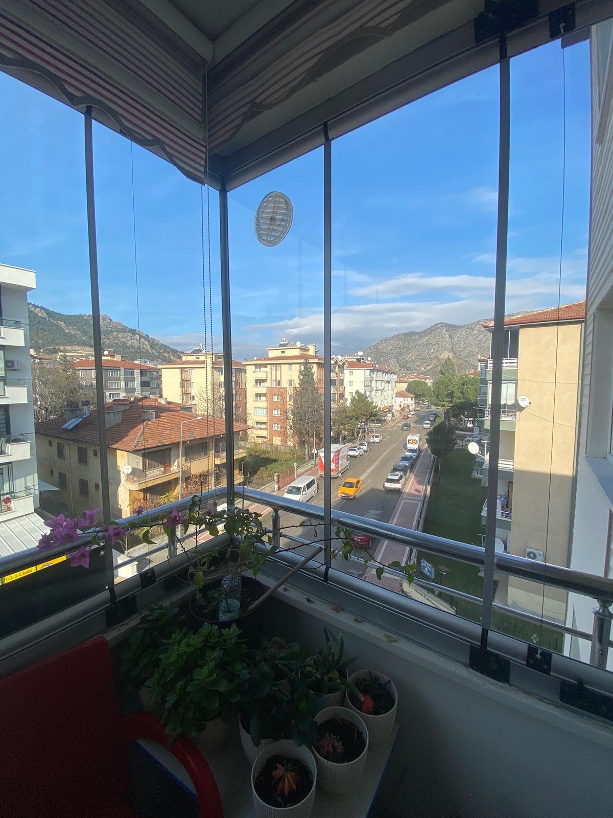 55 EVLERDE IRMAK KENARI MANZARALI KİRALIK 2+1